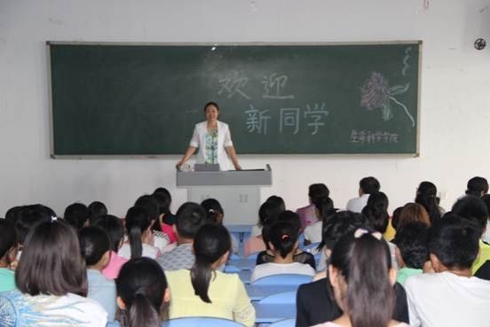 http://wcmfileapi.zznu.edu.cn:8002/picture/article/67/cc/6e/b907ed1544c18f9ed62054c4aebb/92625892-8d24-4806-9e09-c3e9655f684b.jpg