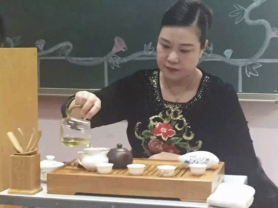 http://wcmfileapi.zznu.edu.cn:8002/picture/article/67/47/10/0daf1e3a4f868d7104dbed247d18/2d66b004-ab56-41bf-8170-6161d776364d.png
