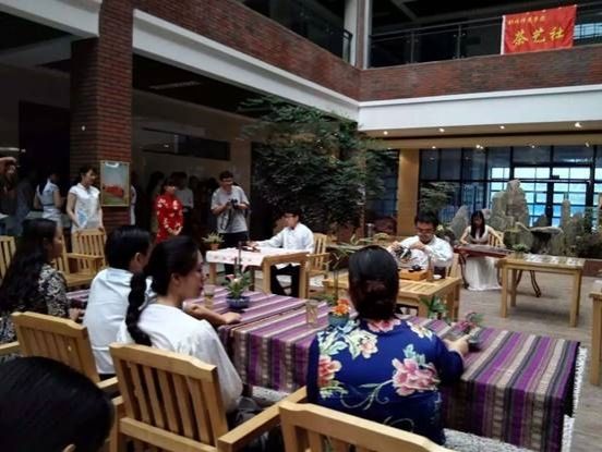 http://wcmfileapi.zznu.edu.cn:8002/picture/article/67/bb/cd/967624514c118644d9e0ac2eab0a/8436e252-53b7-4083-8f7d-0d14d8bd3363.jpg